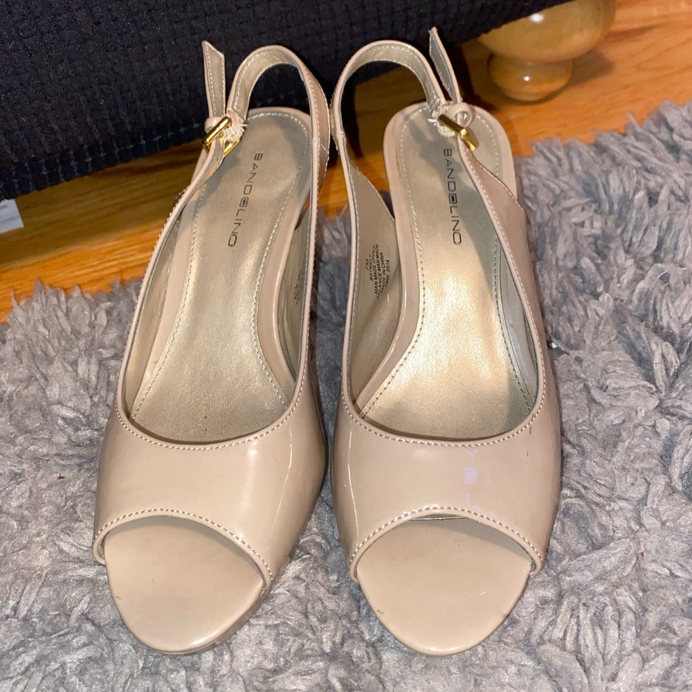 ✨Open toed nude heels✨